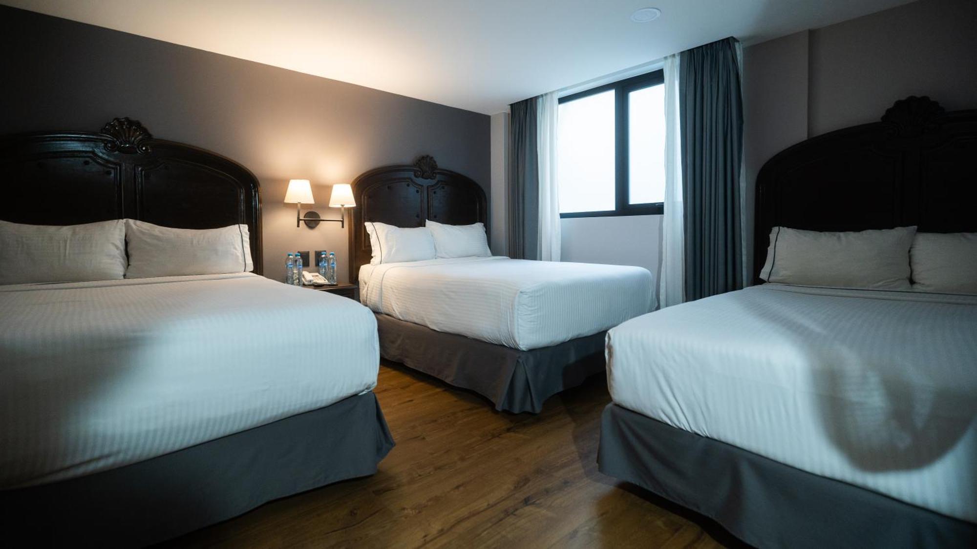Canada & Rooftop Hotel 4*